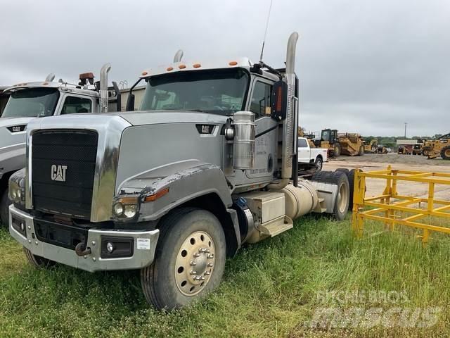 CAT CT680 中古トラクターヘッド | トレーラーヘッド