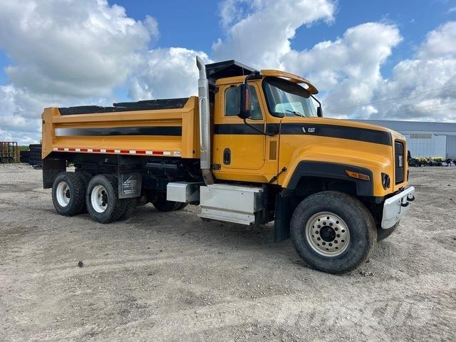 CAT CT681SG ダンプ