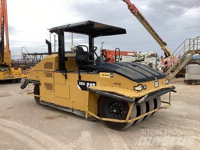 CAT CW34 タイヤローラ