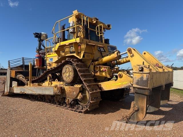 CAT D10T ブルドーザー