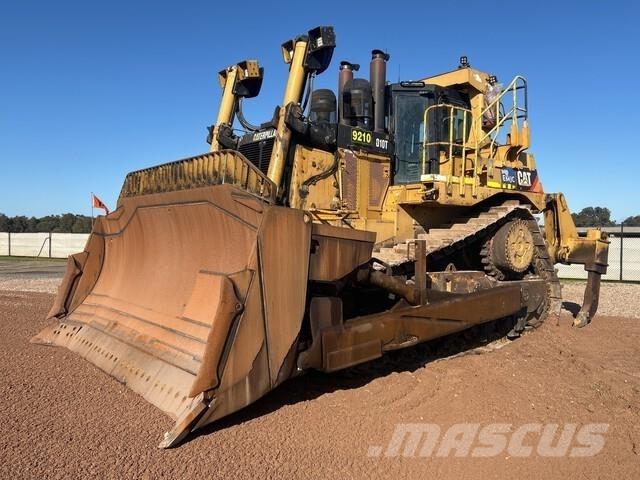 CAT D10T ブルドーザー