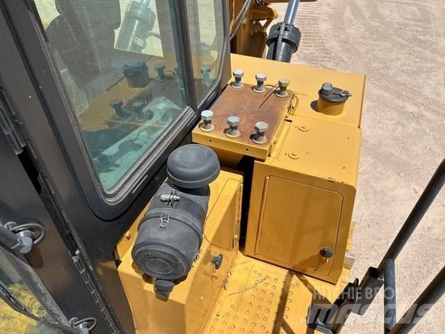 CAT D10T2 ブルドーザー