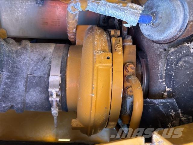 CAT D11 ブルドーザー
