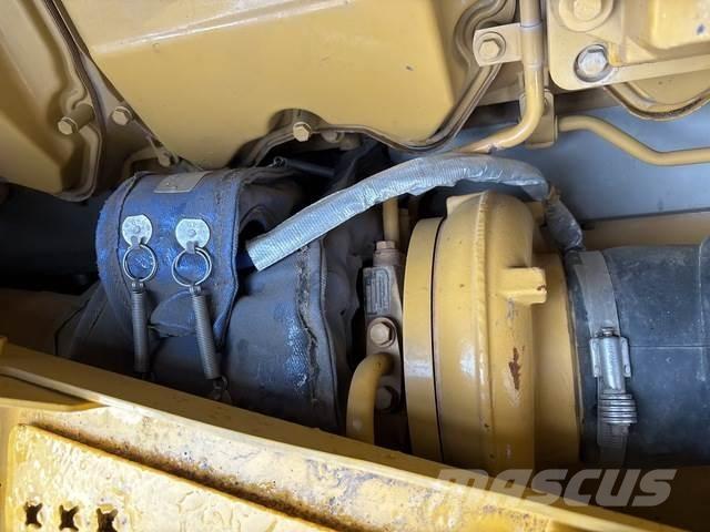 CAT D11T ブルドーザー