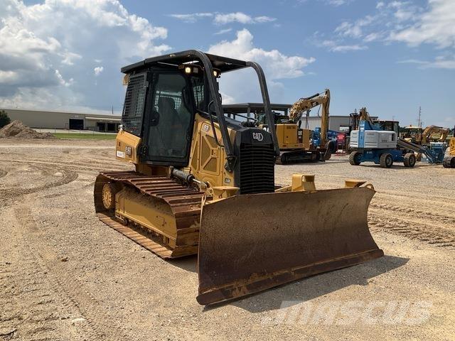 CAT D3 ブルドーザー