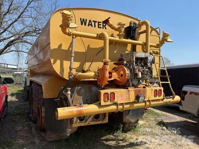 CAT D300D 給水車