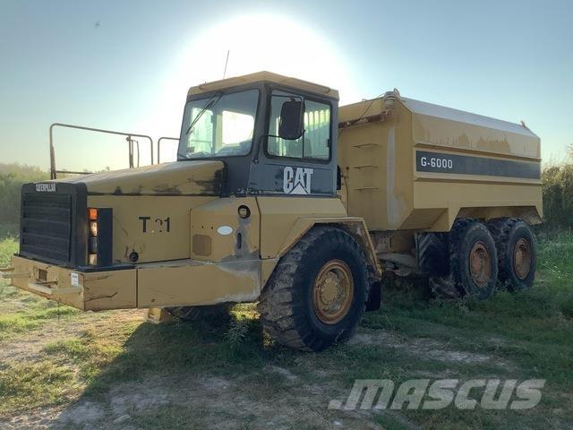 CAT D300E 給水車