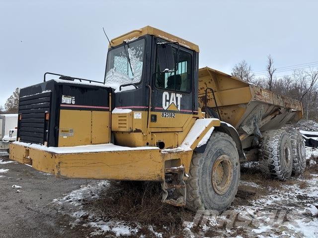 CAT D300E II アーティキュレート式ダンプトラック