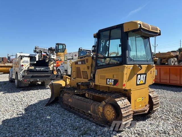CAT D3K2 XL ブルドーザー