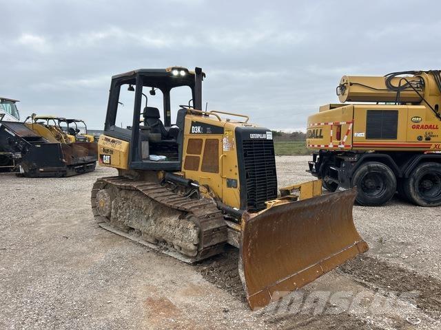 CAT D3K2 XL ブルドーザー