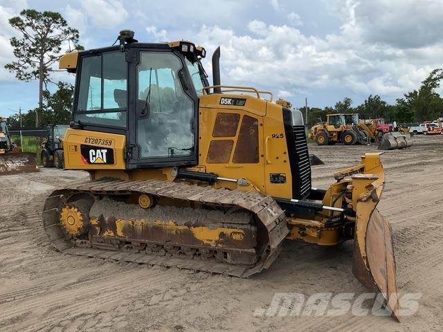 CAT D5K2 LGP ブルドーザー