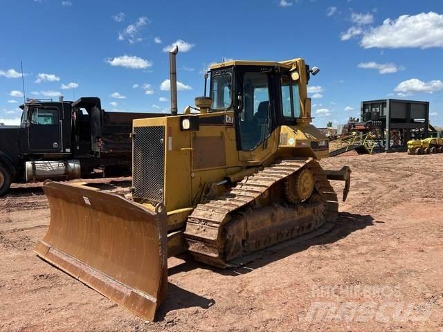 CAT D5M ブルドーザー