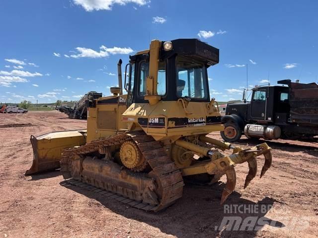 CAT D5M ブルドーザー