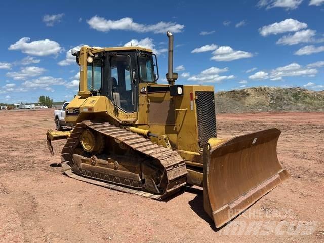 CAT D5M ブルドーザー