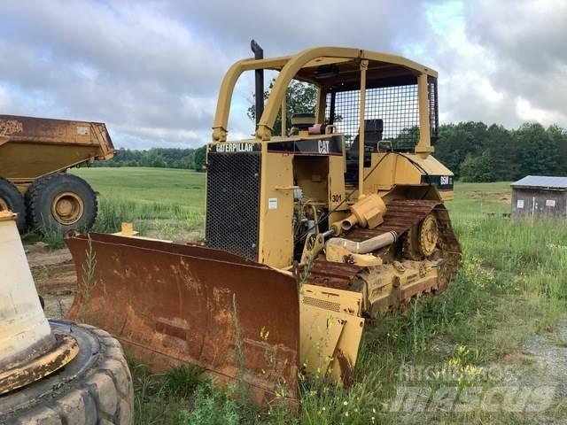 CAT D5M XL ブルドーザー
