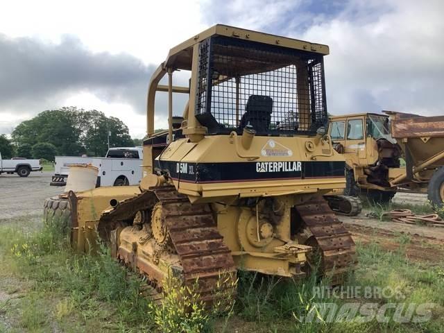 CAT D5M XL ブルドーザー