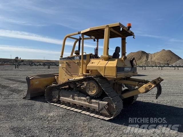 CAT D5M XL ブルドーザー