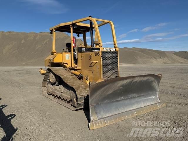 CAT D5M XL ブルドーザー