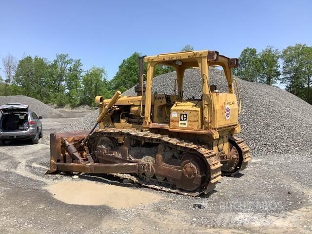 CAT D6D ブルドーザー