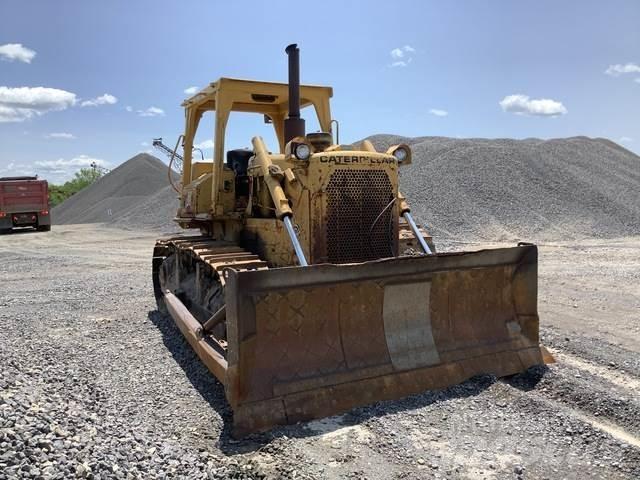 CAT D6D ブルドーザー