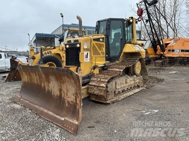 CAT D6N ブルドーザー