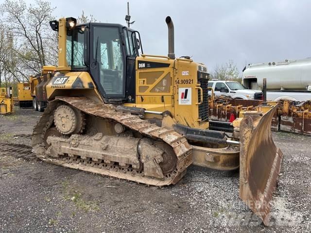 CAT D6N ブルドーザー