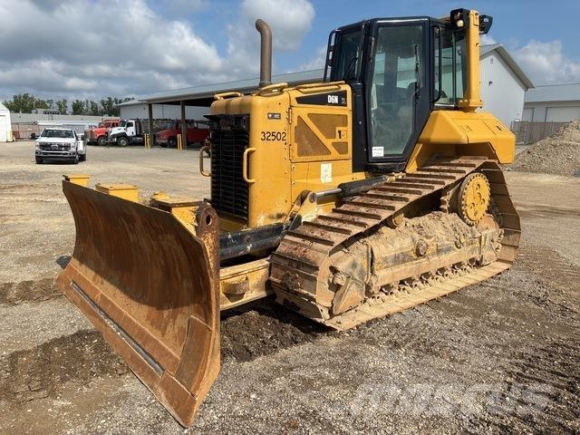 CAT D6N XL ブルドーザー