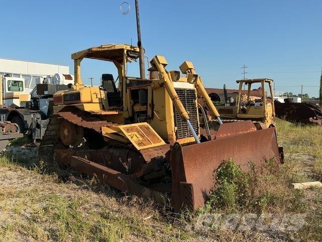 CAT D6R ブルドーザー