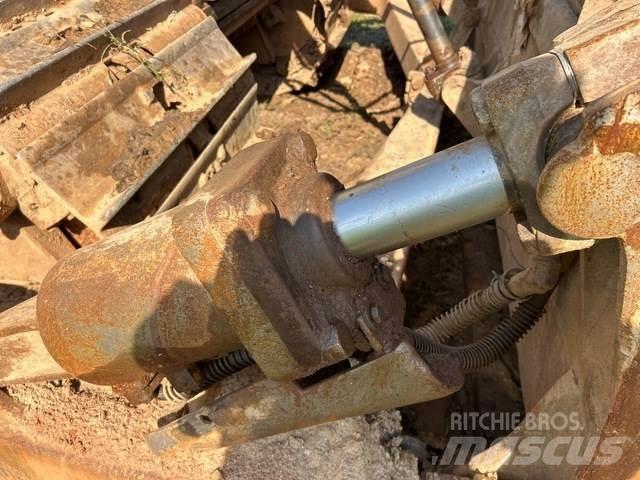 CAT D6T ブルドーザー