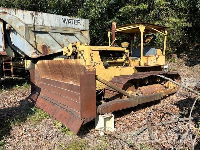 CAT D7 ブルドーザー