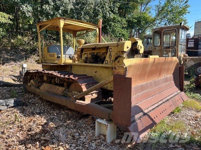 CAT D7 ブルドーザー