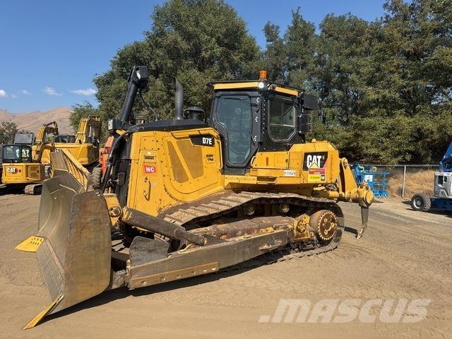 CAT D7E ブルドーザー