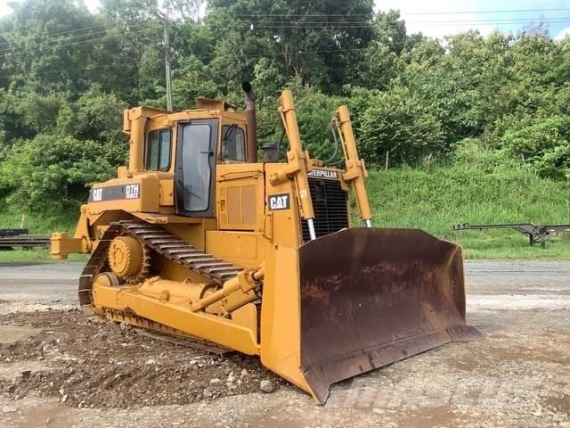 CAT D7H ブルドーザー