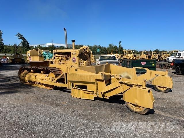 CAT D8 ブルドーザー