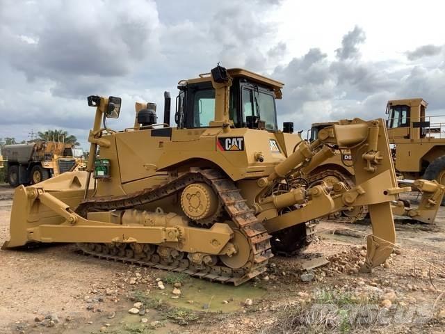 CAT D8T ブルドーザー