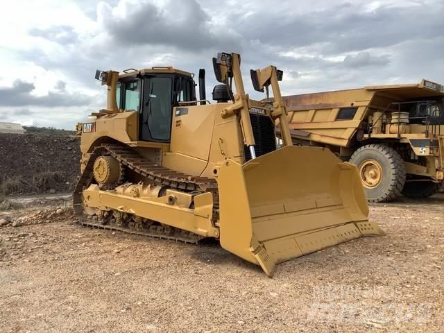 CAT D8T ブルドーザー