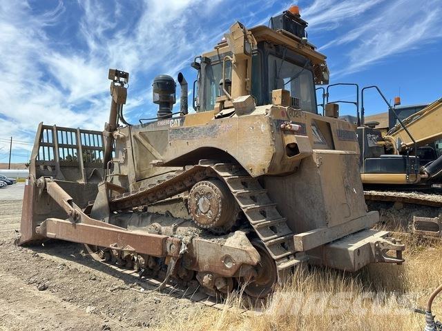 CAT D8T ブルドーザー