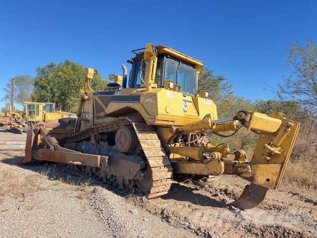 CAT D8T ブルドーザー