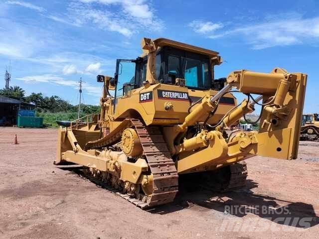 CAT D8T ブルドーザー