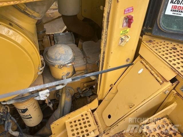 CAT D9T ブルドーザー