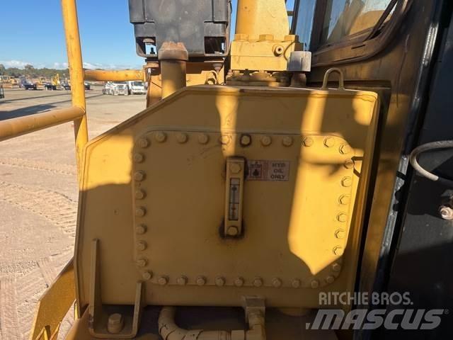 CAT D9T ブルドーザー