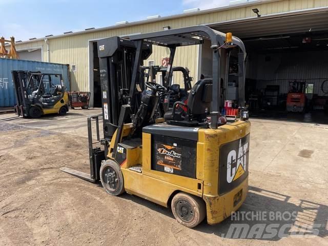 CAT E5000 バッテリーフォークリフト