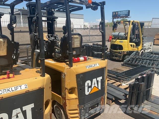 CAT EC25EN2 バッテリーフォークリフト