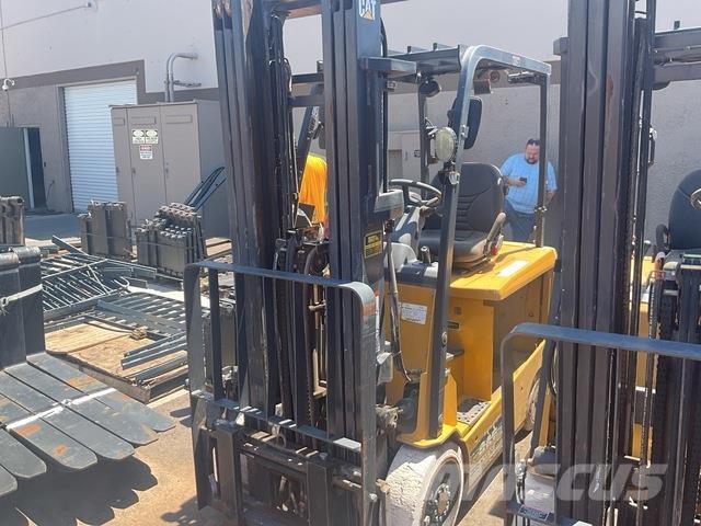 CAT EC25EN2 バッテリーフォークリフト