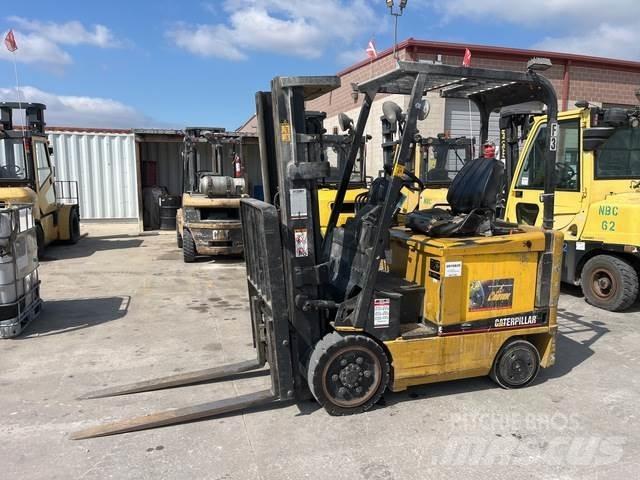 CAT EC25K バッテリーフォークリフト