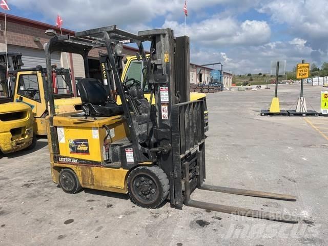 CAT EC25K バッテリーフォークリフト