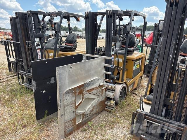 CAT EC25N2 バッテリーフォークリフト