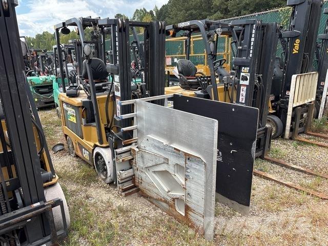 CAT EC25N2 バッテリーフォークリフト