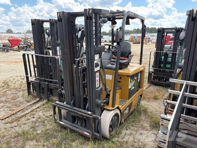 CAT EC25N2 バッテリーフォークリフト
