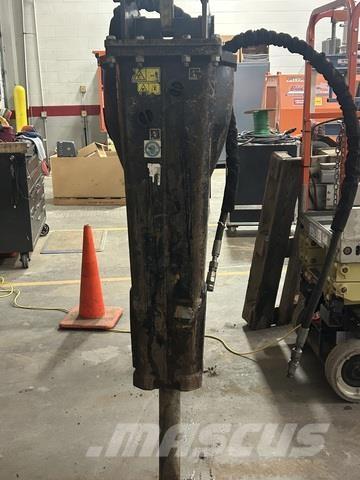 CAT H95 ハンマー／ブレーカ